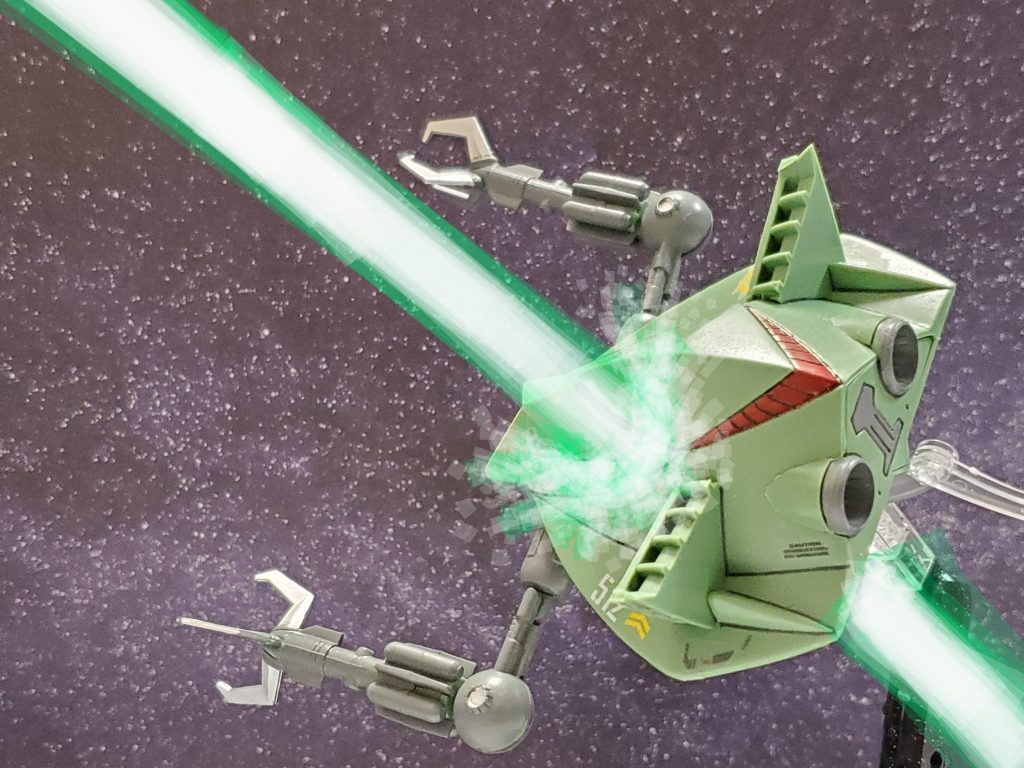 音速で放たれたキャノン弾は閃光となってMAを一瞬で貫く💥❕これが決定打となり連邦軍はルナ2防衛に成功👏ハインツ・ベア中尉は、また1つ功績を残した…😎✨この戦闘後、ワッケイン少佐の指示のもとG-3ガンダムに更なる強化プランが適用される事となるのであった…😊✨