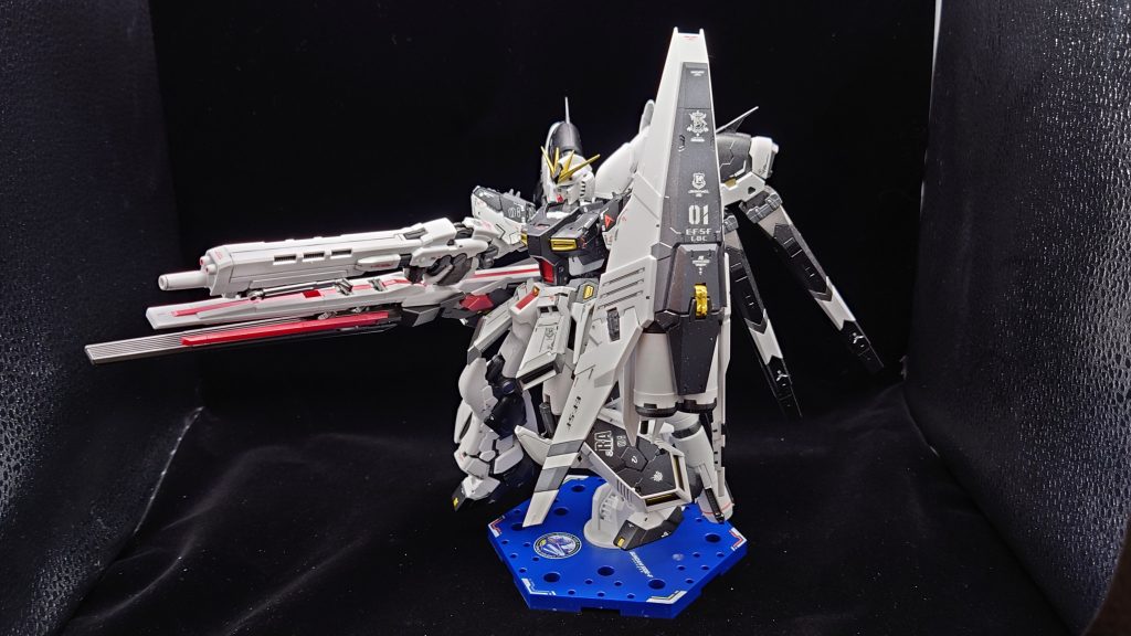 デカールは水転写の物を寄せ集めて貼りましたが、まぁまぁ見れる感じになったのではないかと思います。