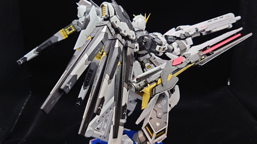 バックショット、相変わらずHi-νのバックパックはカッコいい。