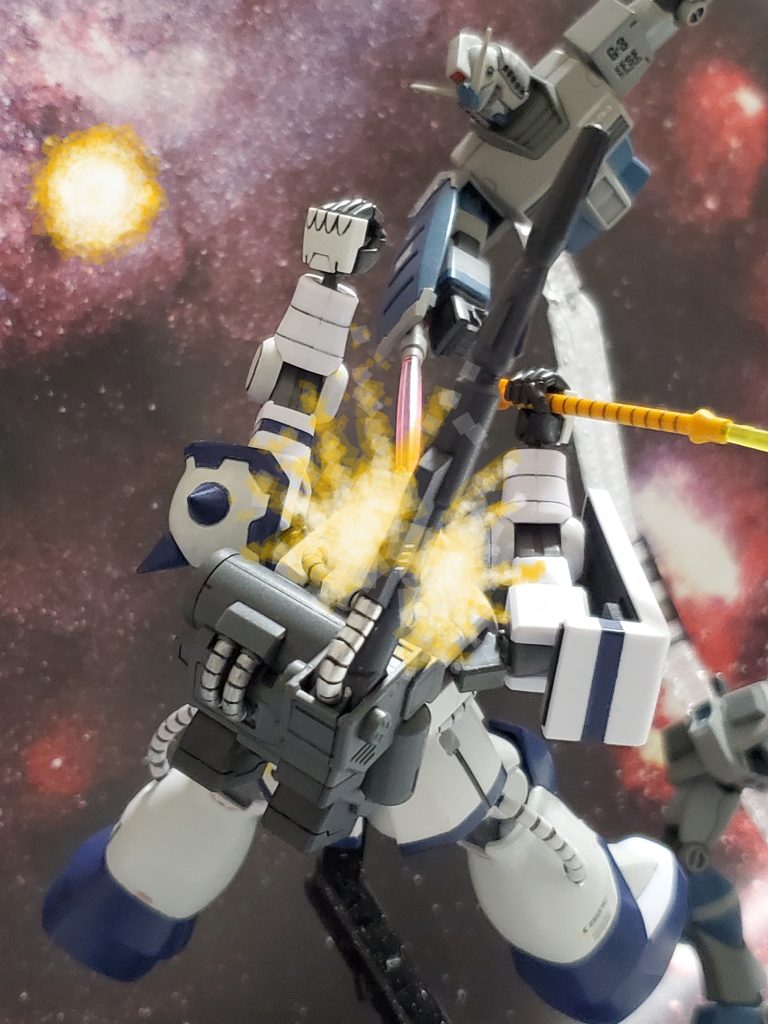 G-3のビームサーベルは白いザクの頭部を貫いた~👊✨ハインツ・ベア中尉は、ついに白いザクに勝利❗…この数分後、連邦軍は戦場に現れた巨大MAを撃破しソロモン陥落に成功しア・バオア・クーへの足掛かりを得るのである…👏ハインツ・ベア中尉は、この後ア・バオア・クー戦にも参加しMS37機、艦船2隻のスコアで連邦軍第7位の戦績を残して一年戦争終結まで戦い抜いたのであった……💫 Fin ✨以上、妄想イメージによるハインツ・ベア中尉の『G-3ガンダム』とノルディット・バウアー中佐の『高機動C型ザクII』の最後の対決でした~😊🎶