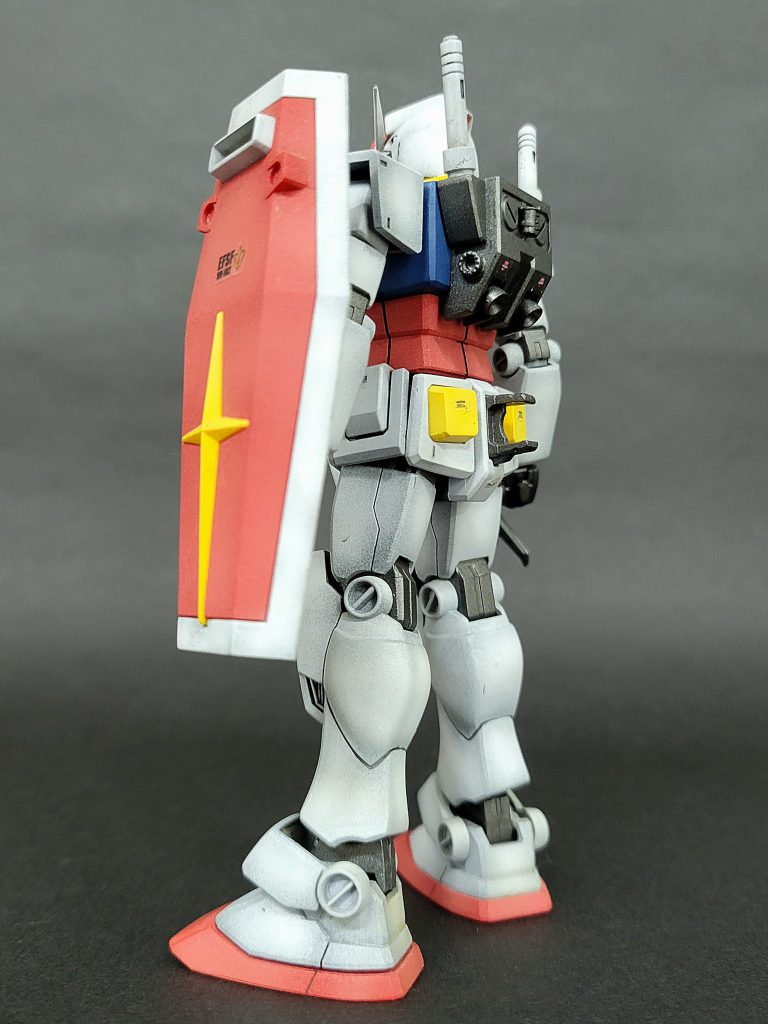 デカールは一切使用せず、「電撃ホビー」のオマケシールで対応。