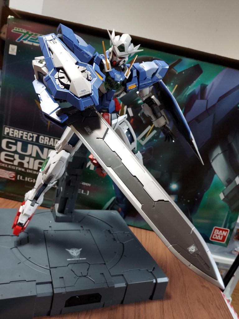 GNソードもかなりでかくて迫力がすごい❗とにかく写真におさめようとするのに苦労する(-∀-`; )