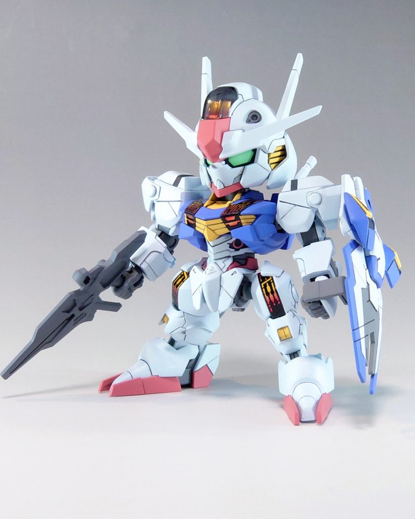 武器装備。ツインアイは蛍光カラーとホワイトで軽くグラデーションを入れてます。