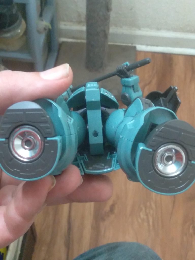 Used the chrome gundam marker to detail up the kit.