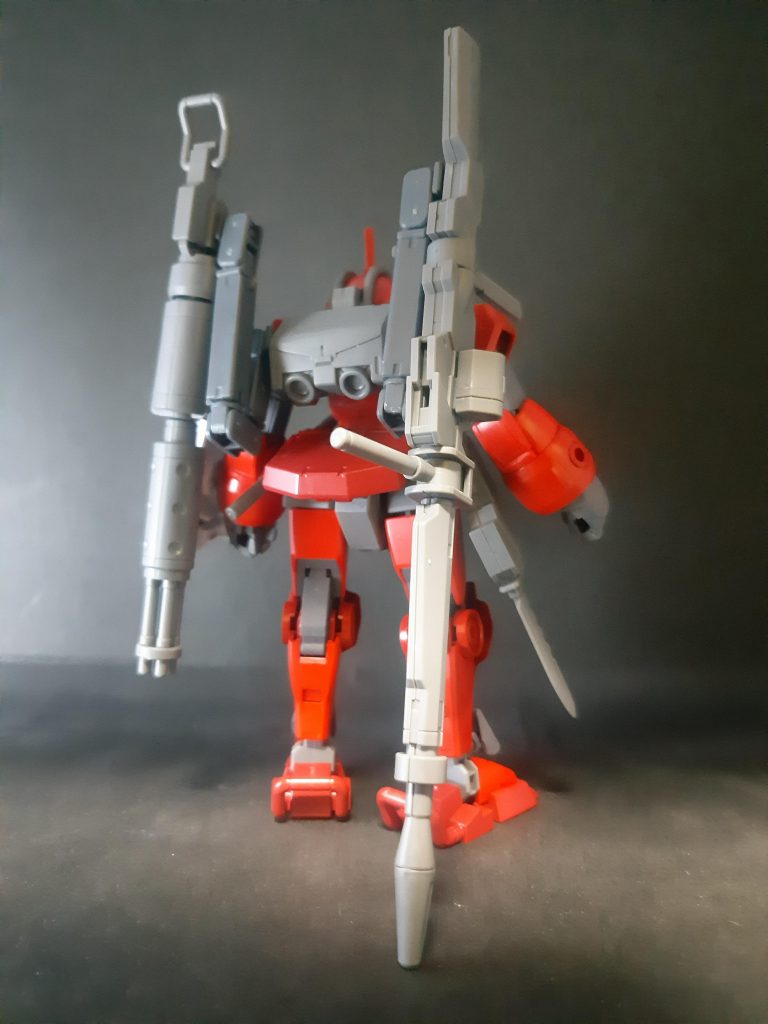 ガンブレイドを右腰にマウント出来るようにしてます。