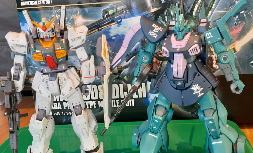 前に制作したマークIIと…デカールは…カラバ、アムロ♪sayマークツ~