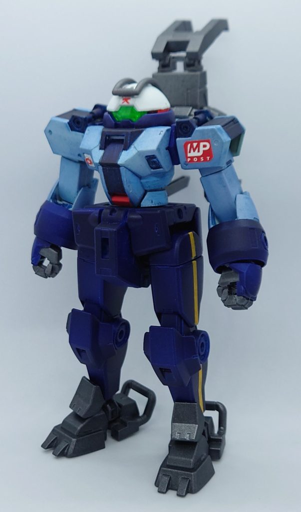 郵便局のユニホームをイメージして製作しました。