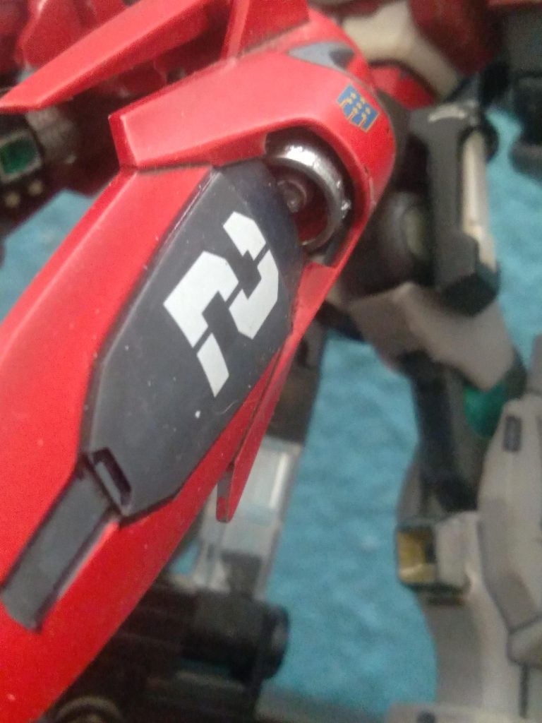 Another view of the booster unit. It was taken from the hguc gp03 and modified in order to fit here