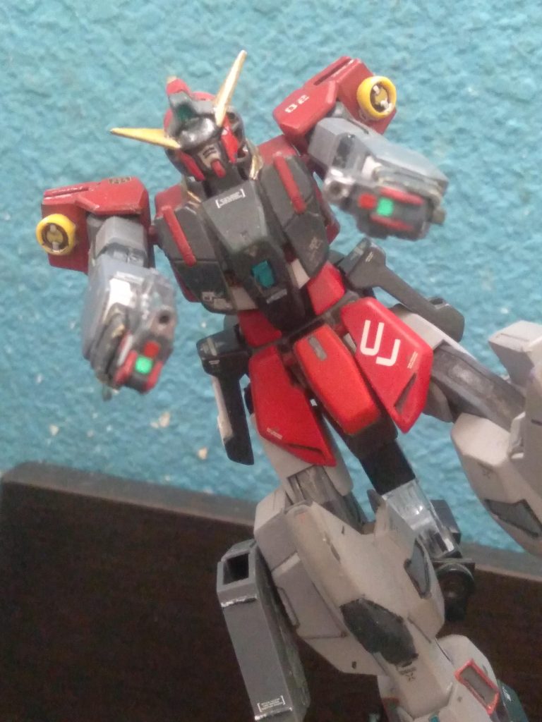 On the sides of the legs are the holsters for the GN pistols. While not very powerful, they can still cause damage. Mainly used in close proximity with enemy units. 