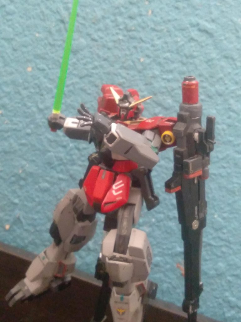 Finally it has 2 GN beam sabers stored in the side skirts. 