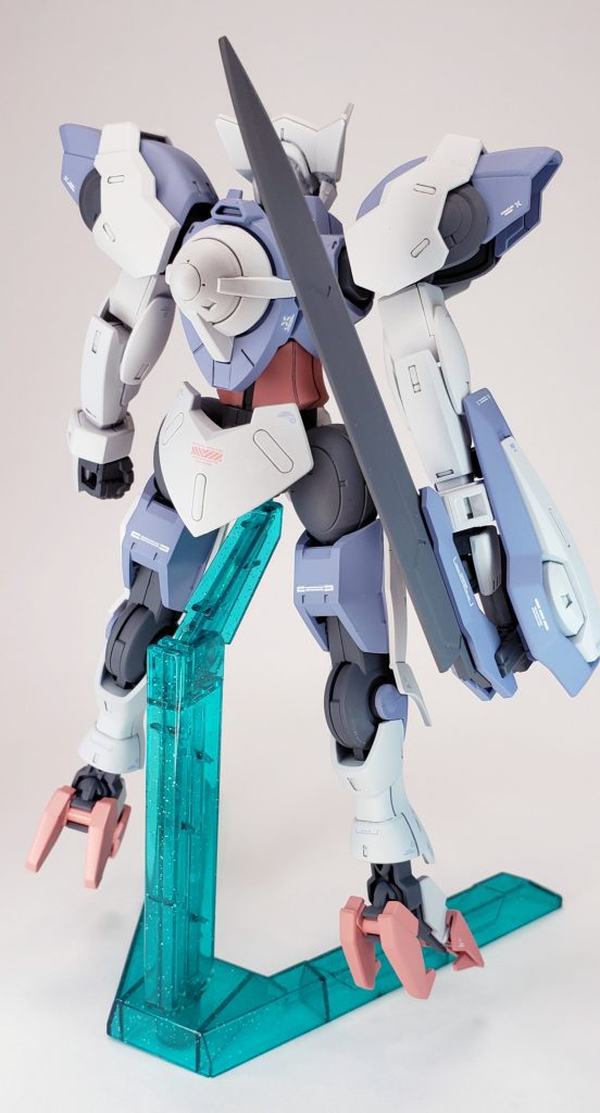 背中にはGNドライブを搭載してます。