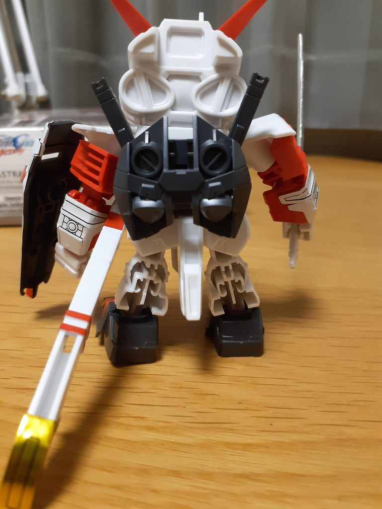 後ろ。後ろはちょっと素組みだけだとさびしい感じ