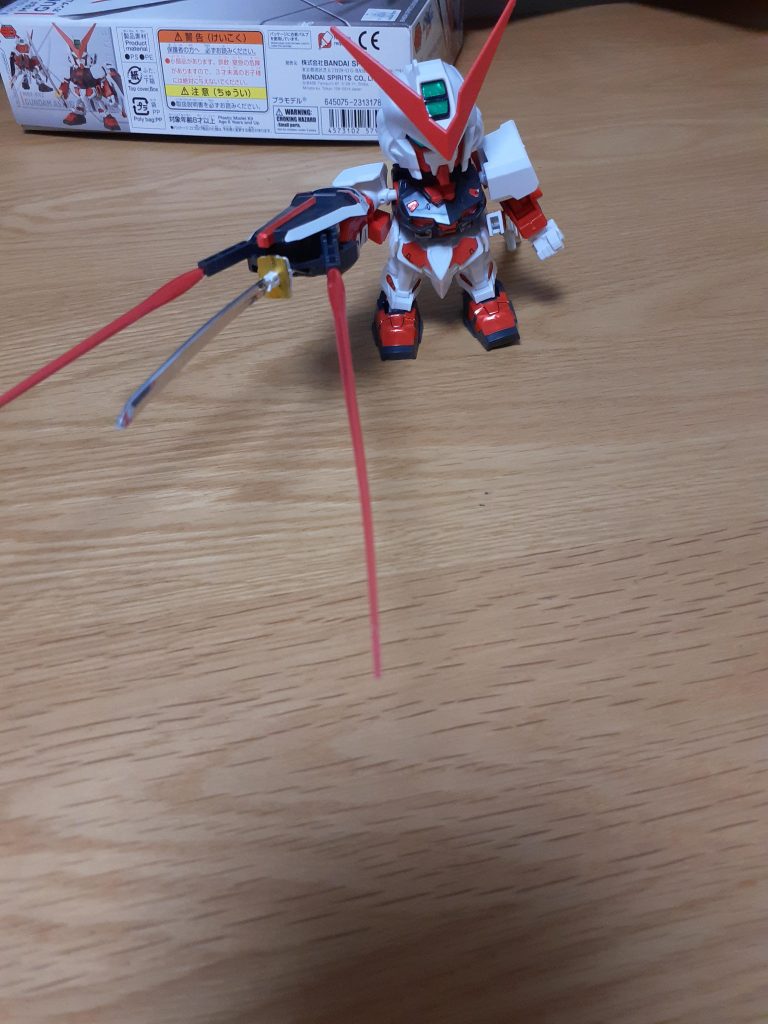 オリジナル武器2。別売りのビームサーベル+バックパック+刀+シールドを着けたでかめの武器。