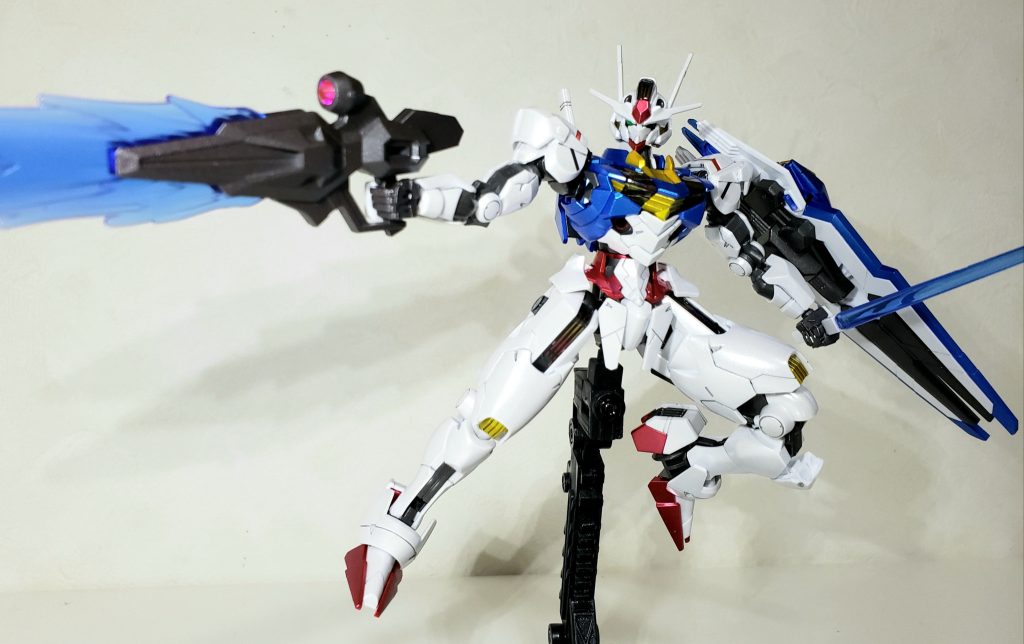関節 : Mr.カラー(黒鉄色)。武器 : タミヤラッカー(ライトガンメタル)。タミヤ墨入れ塗料(ダークグレイ)で墨入れ。
