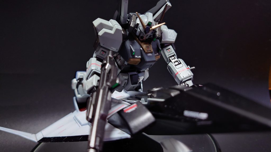 フライングアーマーのような乗り物があるだけでさらにかっこよく飾ることができますね