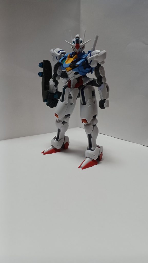 棒立ち写真です。皆様のエアリアル君は、胸ガンドがしっくりとありますが私のエアリアル君は胸ガンドをはめるさいに飛んでいきました。まるでエアリアルトマトみたいに飛んでいきました。