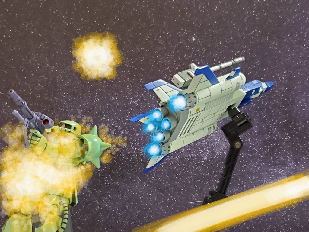 ザクを撃墜し鮮やかにすり抜けていくコア・ブースター✈️💨