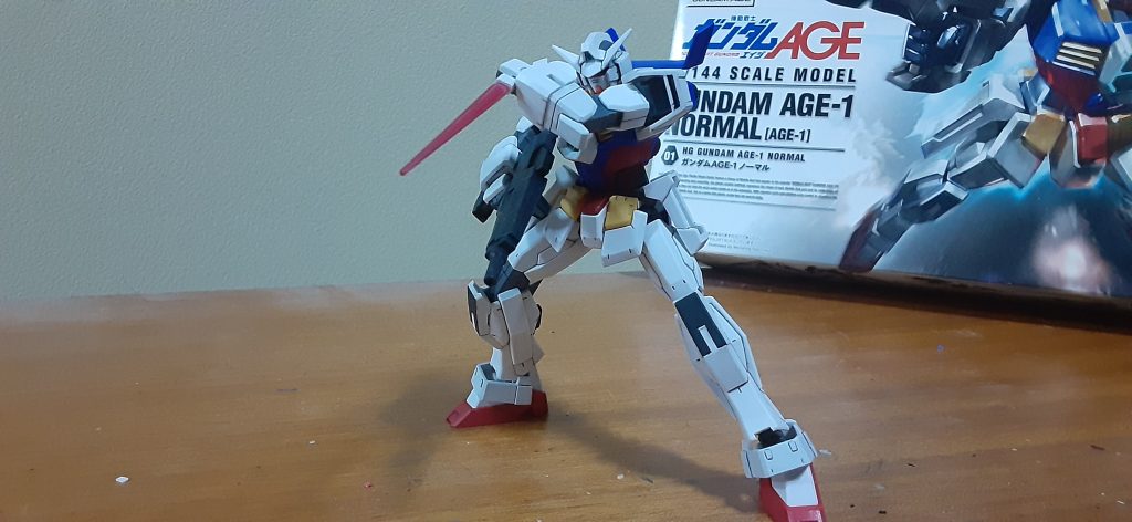 肩の上部先端、段差が微妙だったので一旦フラットにしてプラ板貼ってます。以上ありがとうございました、Gエグゼス作りたいなー