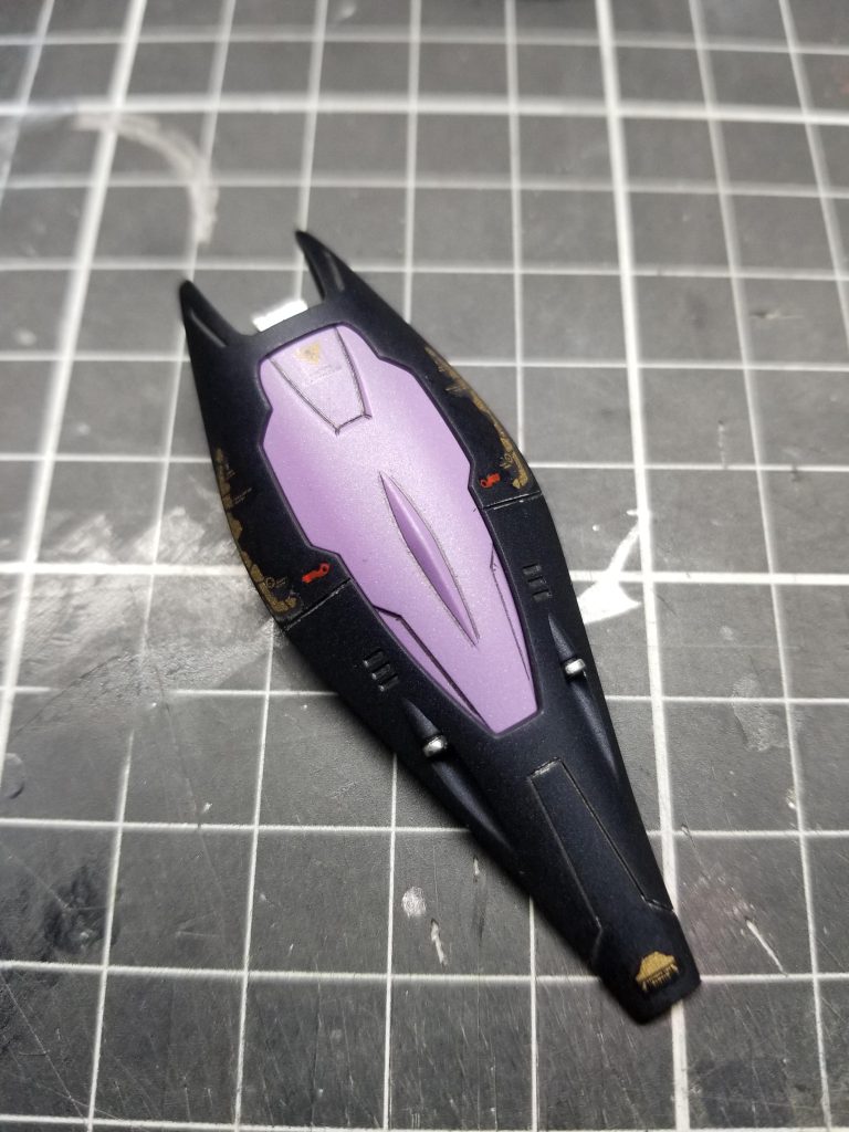 シールド。これもジャンクから適当に探してきたもの。多分SEED系のパーツだと思います💦