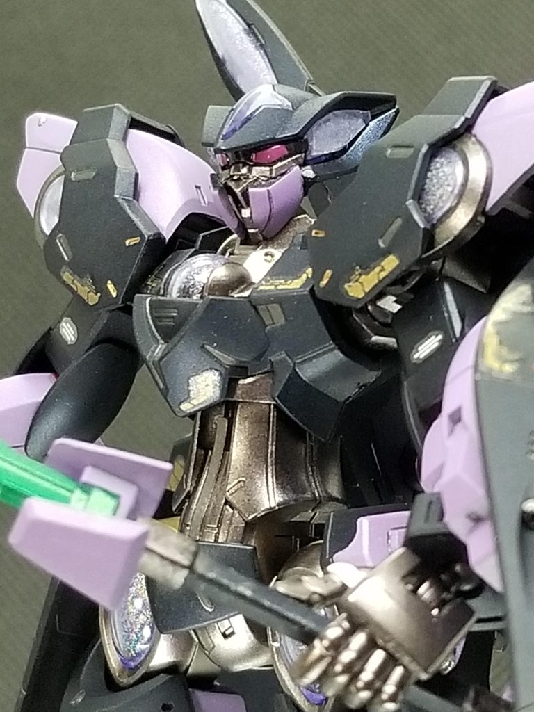 マニピュレータはコトブキヤの丸指ハンドにキットの手甲パーツを合わせて変更しています。