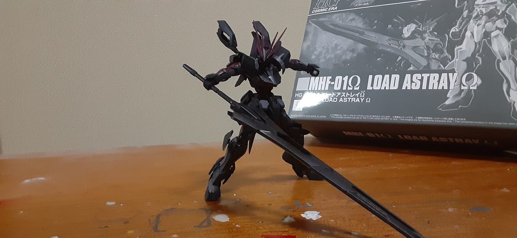 肩の横のアーマーはあえて付けてません、後々ノワールストライカー付けてみたいので(物はあるのでジョイント作ってやるだけ)　ワインレッド使ったのがお気に入りです。