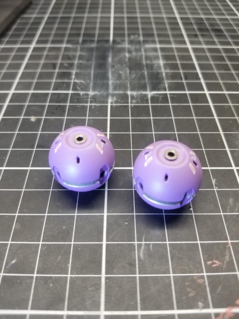 ノンキネティックポッド。上部にメタルパーツを取り付けたのみです。