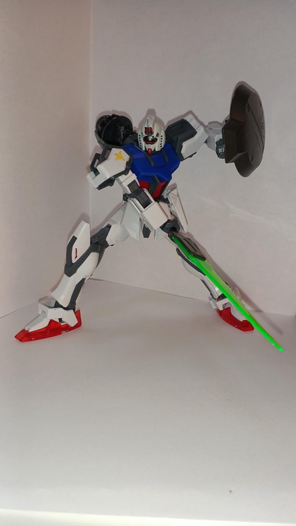 このシールドとビームトーチは、ディランザのパーツからパクりました。