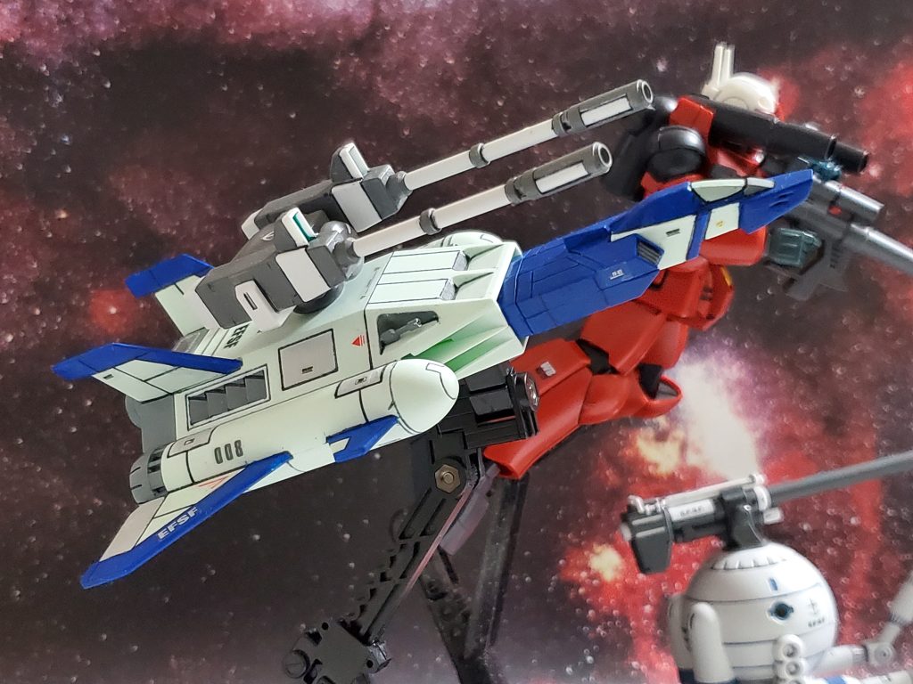 ディミトリー中尉は、同じく『ヒペリオン』に配属されたエイガー少尉のガンキャノン、そして多くの艦隊所属のMS部隊と共に防衛ラインを展開👍コア・ブースターの右側面には008のナンバーが刻まれている✨