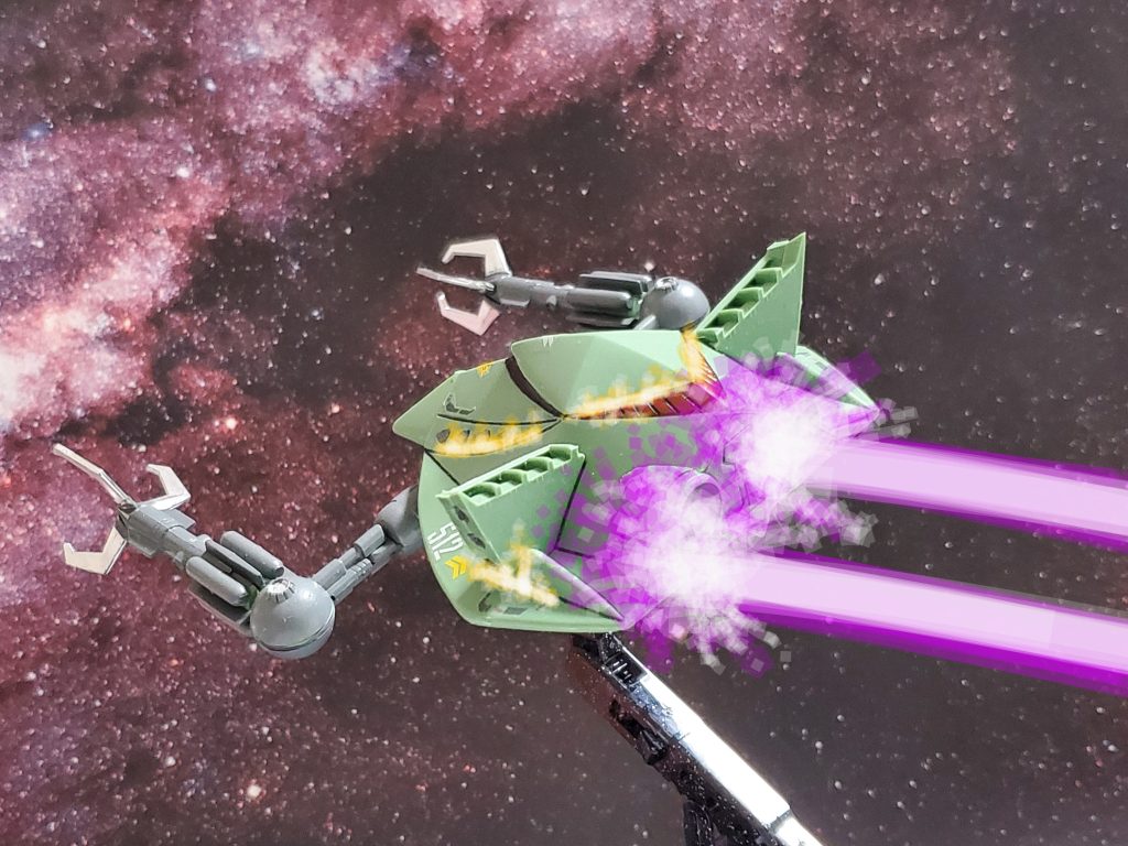 メガ粒子砲がビグロ後部を直撃～💥航空部隊エース、ディミトリー中尉はまた１つ戦果を挙げた…😊🎶