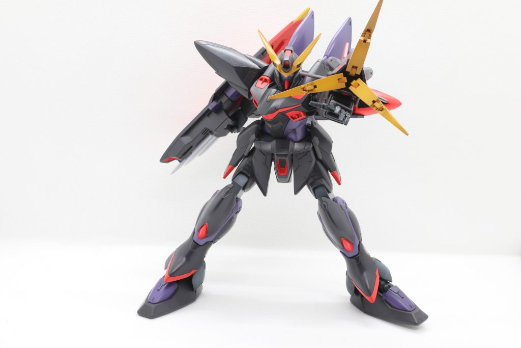 パッケージはもっと脚を開いて低姿勢でかっこいいのだけど、うまく真似できにゃい