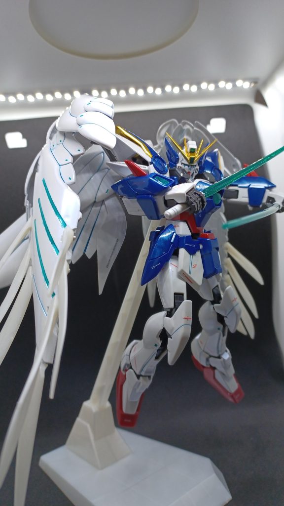 スペシャルコーティングされていますが、パールホワイト、トップコートには光沢を使用しました！