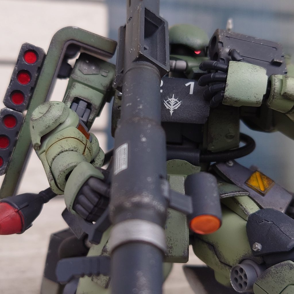 ザクバズーカ、マガジン装填 