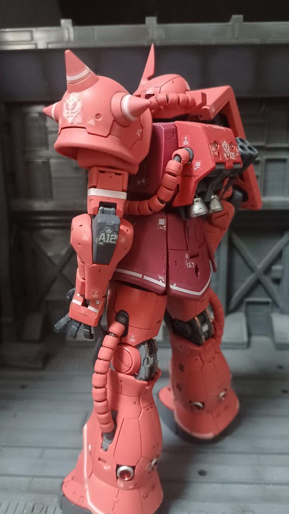 MS-06Sシャア専用ザク–5枚目/制作者：みっつ