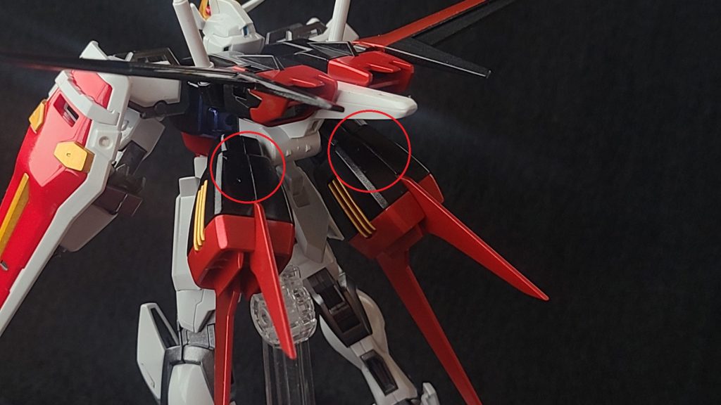こっちはHGCEのキットですが、こちらも同じく段落ちモールド処理しました。まああまり目立たない部分なので、未処理でも良かったのですが・・・あえてモールド処理しておいた方が潔いかな?と思いまして。