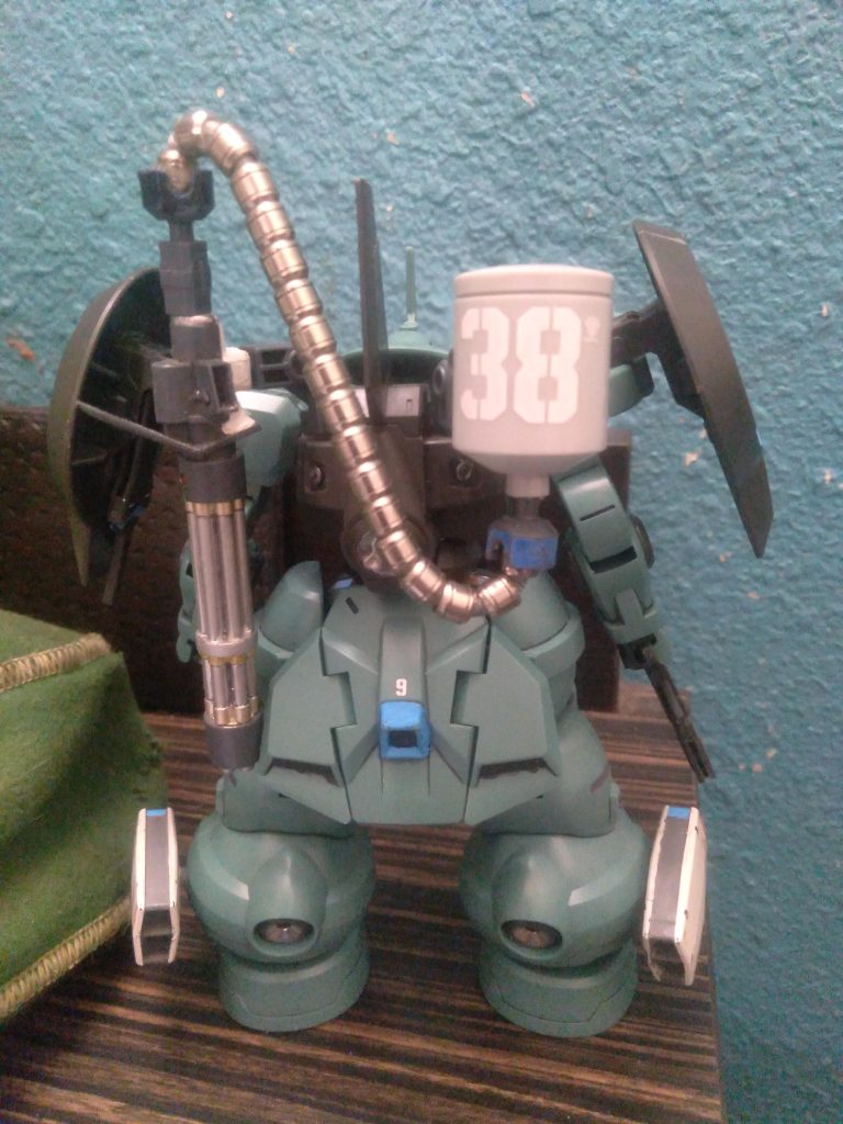 Back view of the cannon/tank setup. In my setting, the Dilanza is a new mobile suit designed by the Earth Federation Force to be a new, next generation machine. 