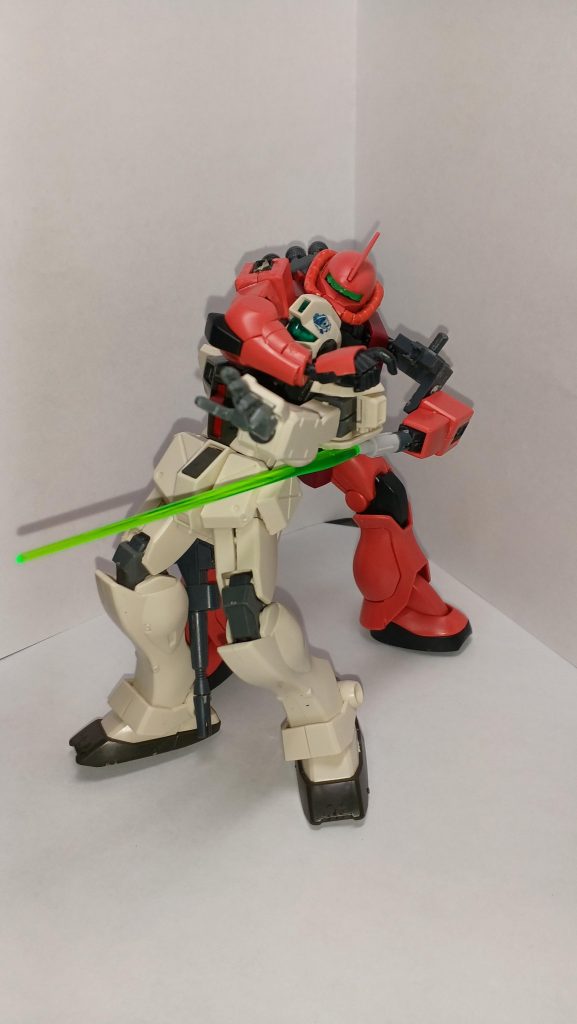 戦闘例です。こちらは、自分の専用機のもとボディーガード機にしていたジムコマンドです。ユニコーンのジェスタの首しめ切りをイメージしました。