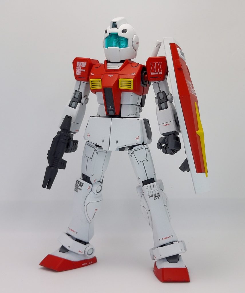 MGジムVer.2.0の頭部、HGオリジンガンダムの胴体、MSDジム・ナイトシーカーの四肢という構成で製作しています。