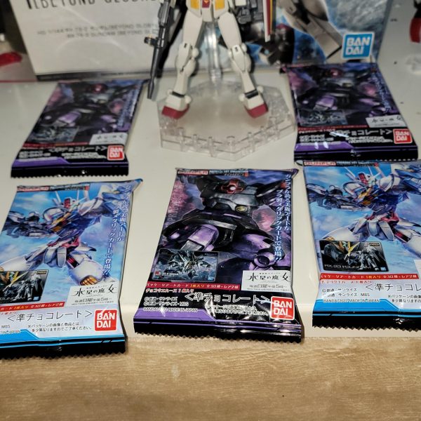 スグミのガンダムとこちらの５機体をミキシングして行く感じです興味があれば視てください　追伸これ系のお菓子は初めて買ったのですがこんなにダブる物何ですかね？　有識者の方教えて（2枚目）