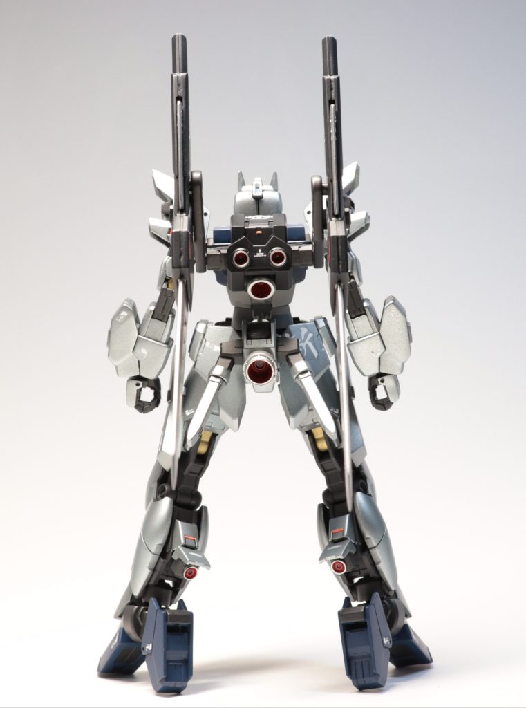 名前の通り剣技を扱うような機体を目指しました。配色も渋さ・いぶし銀をイメージしてます。