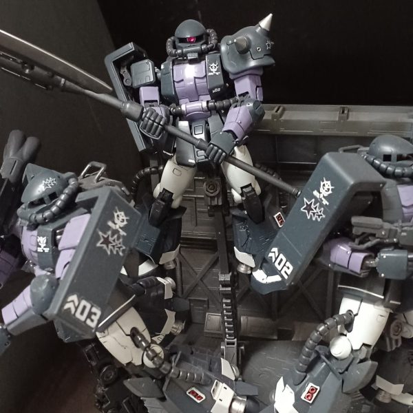 MS-06R1A黒い三連星専用ザク