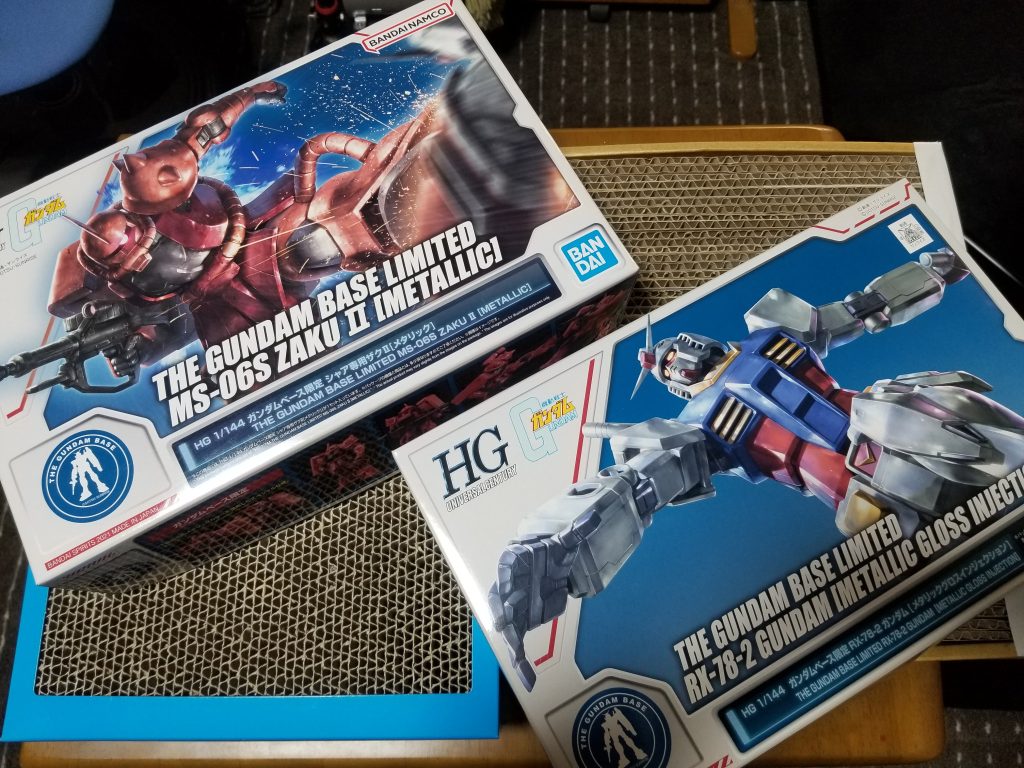 今回使用したキット二種。ガンダムベース限定ではありますが、成形色がメタリックという素組みだけでギラッギラな完成品を拝むことができる個人的には好キットだと思います。塗装がめんどくさい、塗装ができない環境の方とかにオススメします。最後までおつきあい頂き感謝~🙇