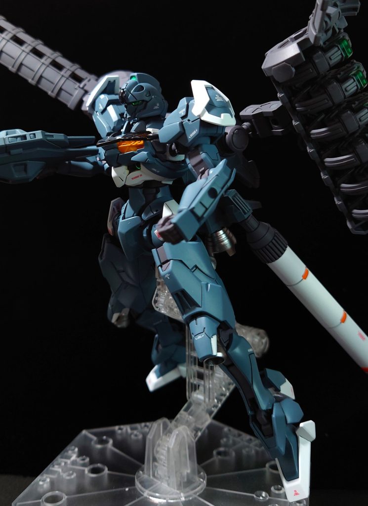 アクティブマインを展開しての一枚。バックパックに増設したプロペラントタンクやブースターで敵機に高速で接近、敵機を翻弄している隙にアクティブマインを展開する、というイメージです。