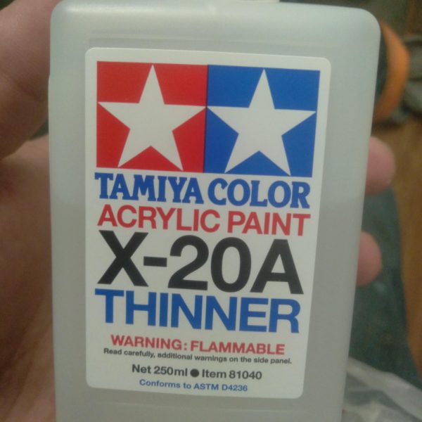 Hello Gunsta!! I wanted to show everyone the type of airbrush and compressor I bought along with some paint and thinner.  The airbrush will be here tomorrow!! I'm excited and can't wait to get started （3枚目）