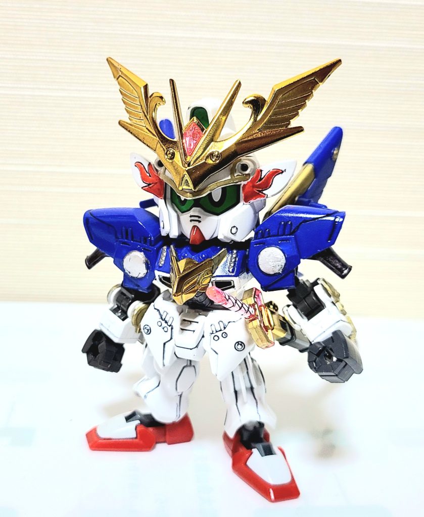 まずは通常の武者飛駆鳥腕はSDCSのガンダムのものを加工し装着両脚はフェニックスガンダムのものとシスクードのものを組み合わせて装着しました。