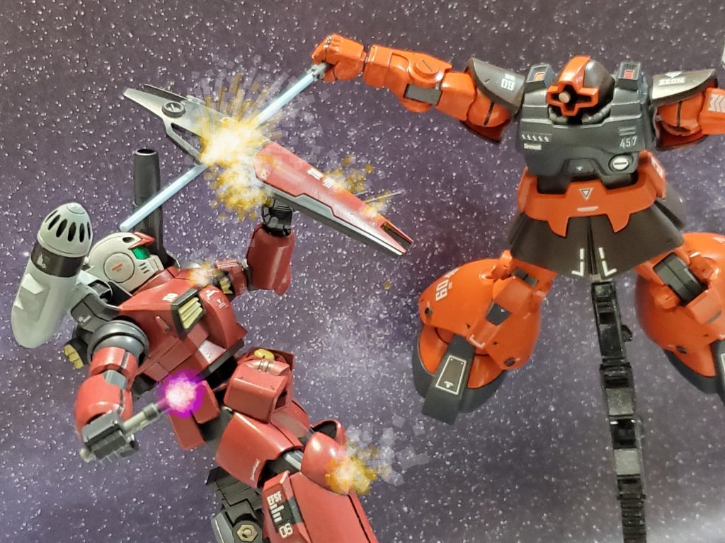 再び接近したドムはヒート剣でシールドを真っ二つ~💦その時❕ガンキャノンはシールド裏に装備していたビームサーベルを抜く……⚔️✨