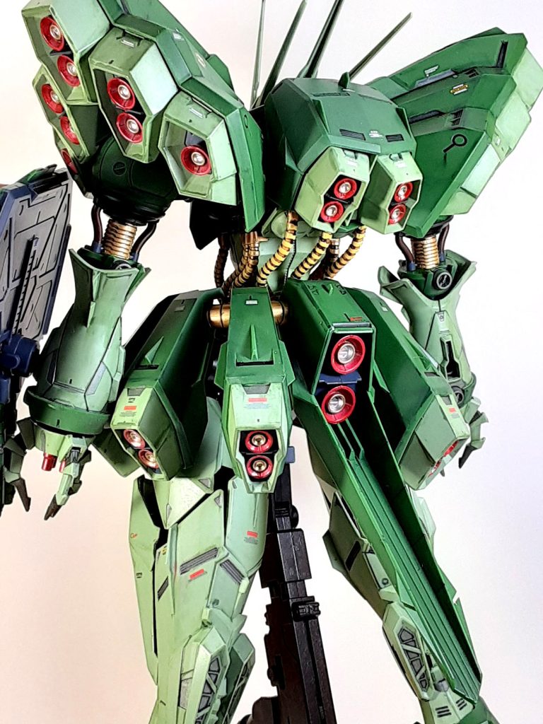 トップコートで滲んだ箇所がイイ感じに汚れてて結果オーライ状態です