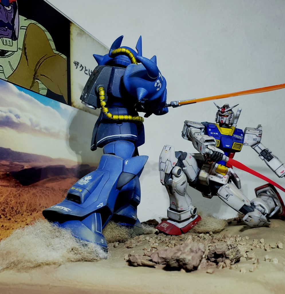 オリジン版ガンダムをチョイスしたのは爪先立ちが出来るからですね、躍動感がアップしてると思います。因みにHGガンダム、EGガンダム、G30thガンダムは可動域不足(腰、膝の曲げ角度)でNG。BEYOND GLOBALガンダムは可動域は合格だけど爪先立ちが出来ないのでNG。RGガンダムは爪先立ちは出来るけど可動域不足でNG。ということでオリジン版ガンダムを使うことになりました。