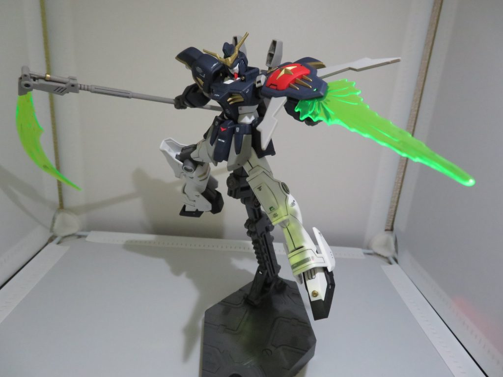 バスターシールドのギミックやパーツ分割が素晴らしい…エフェクトパーツもいい感じですね