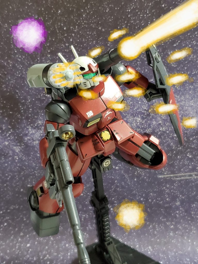 ハザード中佐は、動きの良いキャノンタイプを発見👀❗エースパイロットと睨み、すかさず迎撃体勢に入る✨
