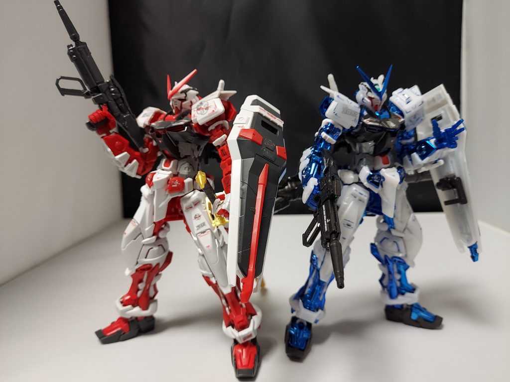 レッドフレームとレッドは普通のカラーですが並べるといい感じ✨やはりメタリック系は存在感が大きいですな🎵ご観覧ありがとうございましたm(_ _)m